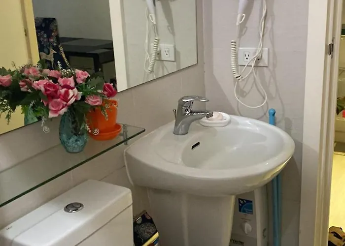 Affordable Staycation Near Airport
